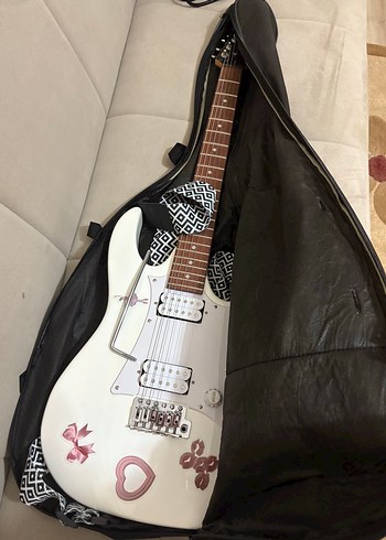 Ibanez beyaz Elektro Gitar