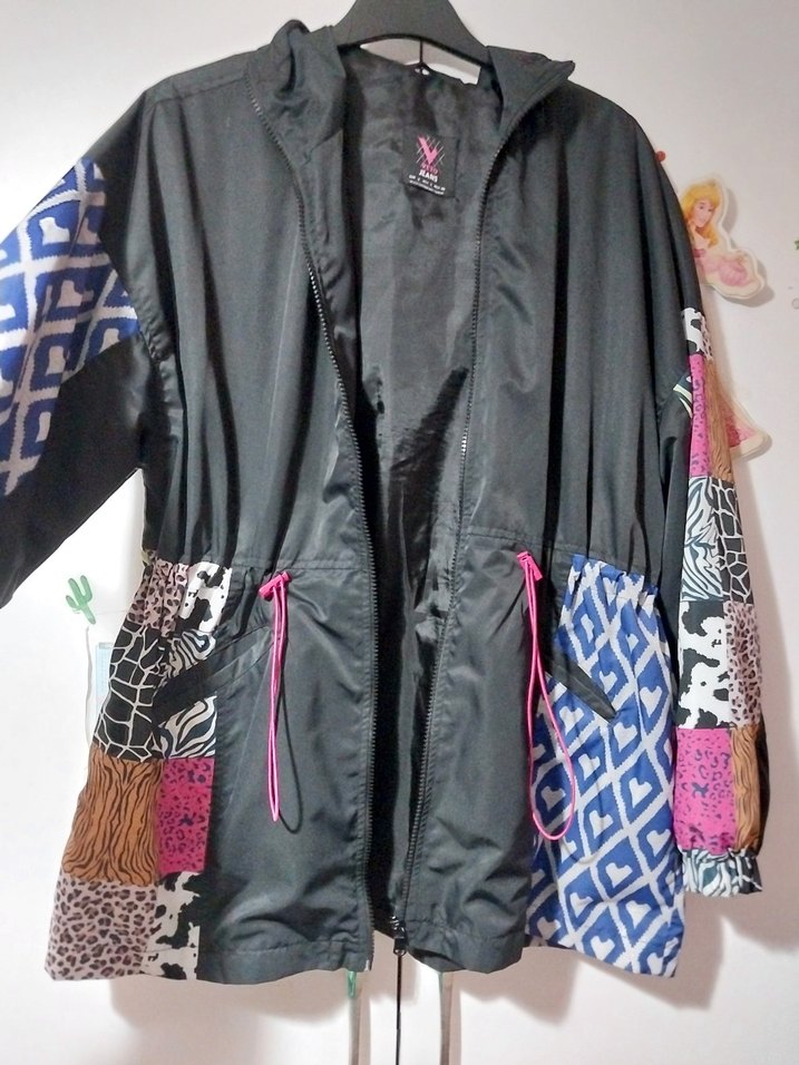 Renkli Desenli Kapüşonlu Kadın Ceket - Görsel 2