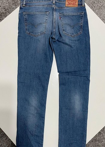 Levis 32