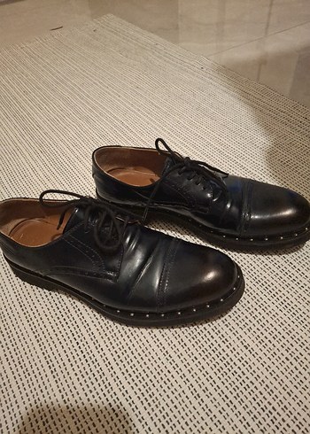 Siyah Deri Topuklu Klasik Kadın Ayakkabı
