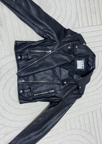 Bershka Siyah Parlak Biker Deri Ceket Kadın - Görsel 4