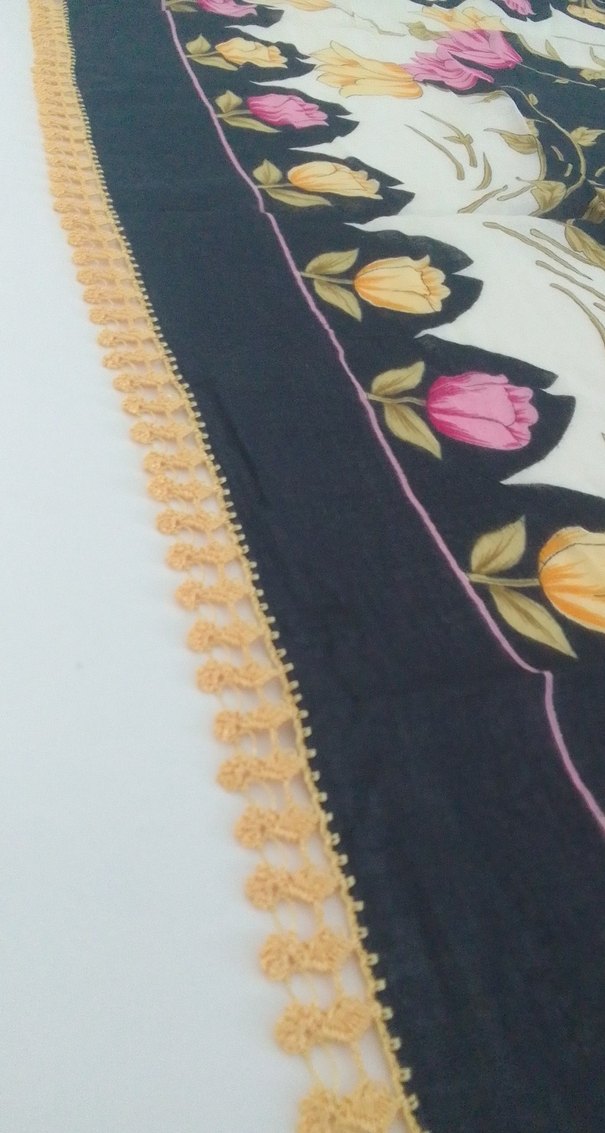 Çiçek Desenli Fırfırlı Kadın Şal - Görsel 4