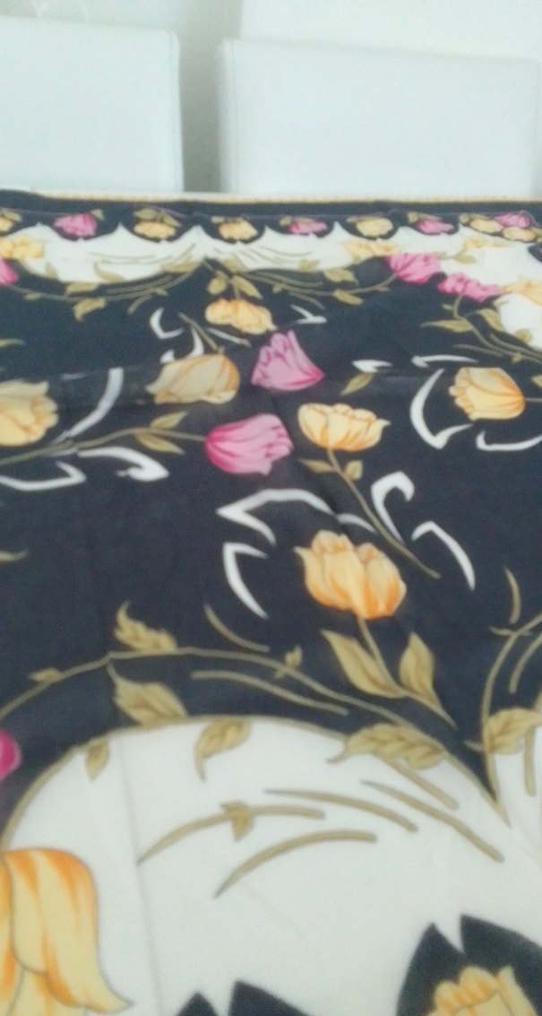 Çiçek Desenli Fırfırlı Kadın Şal - Görsel 3