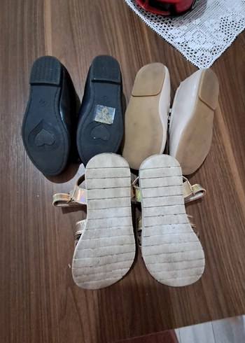 25 Beden Kız Çocuk babet sandalet
