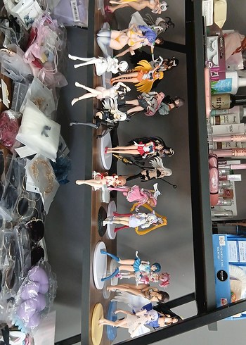 Renkli Anime Aksiyon Figürleri Koleksiyonu