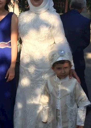 Uzun Kollu V Yakalı Beyaz Düz Kesim Gelinlik - Görsel 3