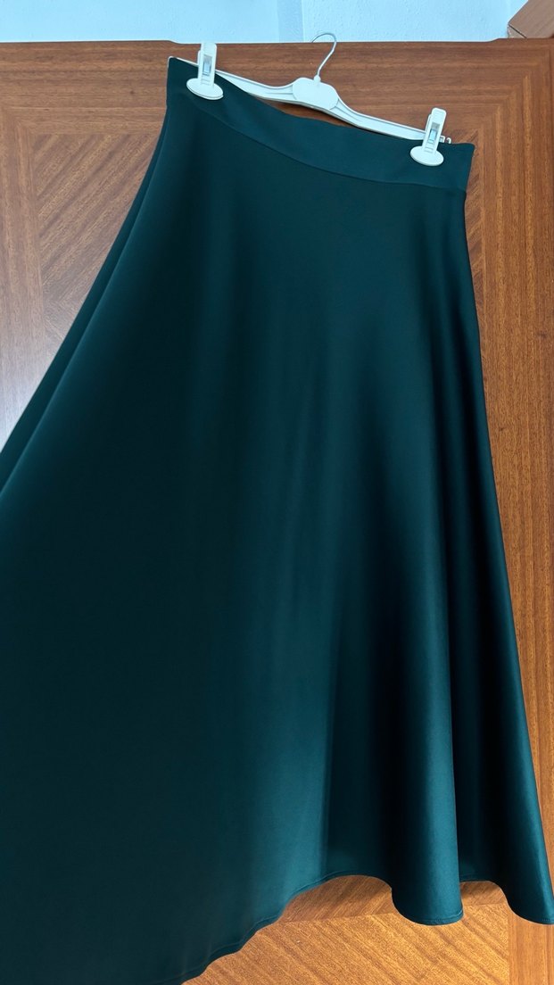 Zümrüt Yeşili Tesettür Etekli Takım - Görsel 3