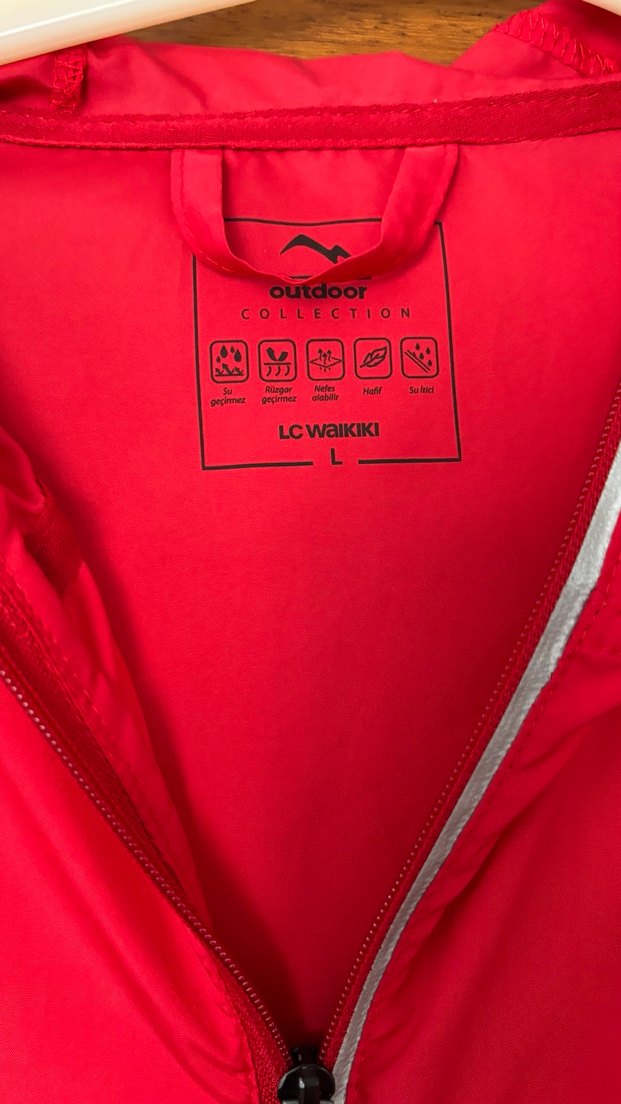 Kırmızı Fermuarlı Yağmurluk - Görsel 4