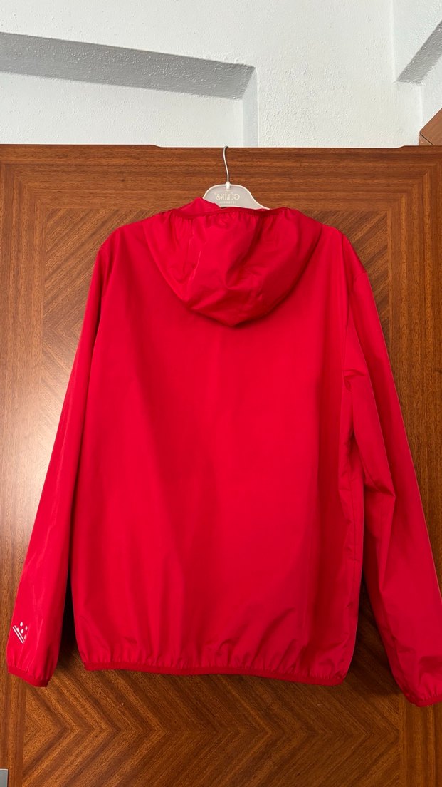 Kırmızı Fermuarlı Yağmurluk - Görsel 3