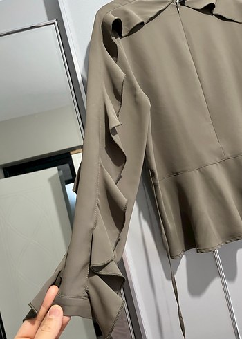 Bej Uzun Kollu Fırfırlı Bluz - Görsel 3