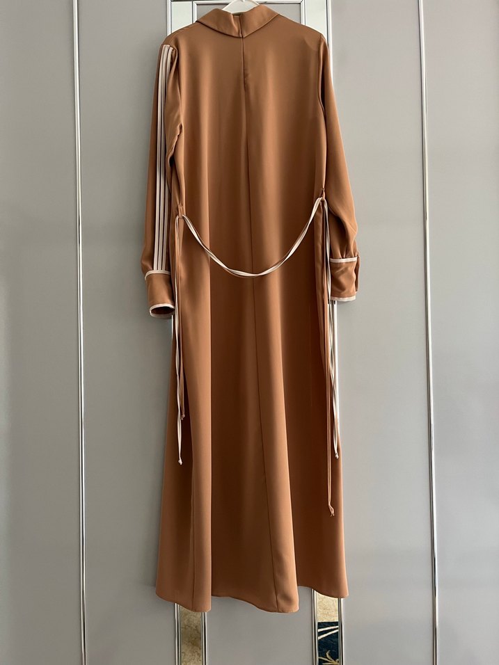 Bej Uzun Kollu Drapeli Uzun Elbise - Görsel 3