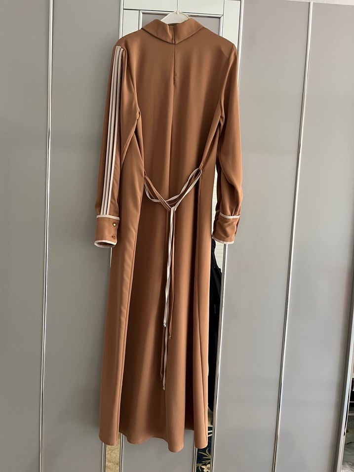 Bej Uzun Kollu Drapeli Uzun Elbise - Görsel 2