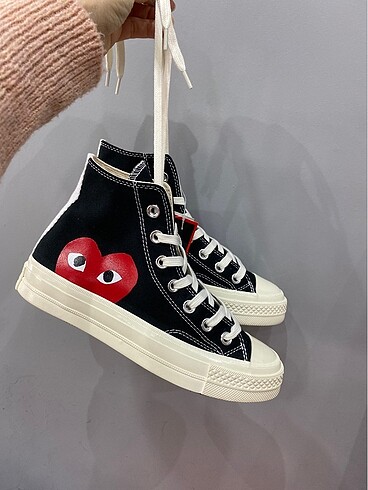 Converse x Comme des Garçons PLAY chuck