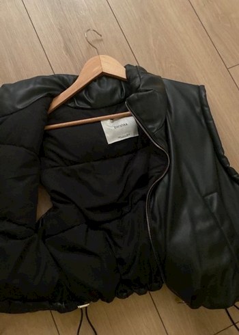Bershka Siyah Deri Yelek