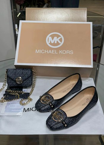 Mickel kors siyah lacivert desenli babet