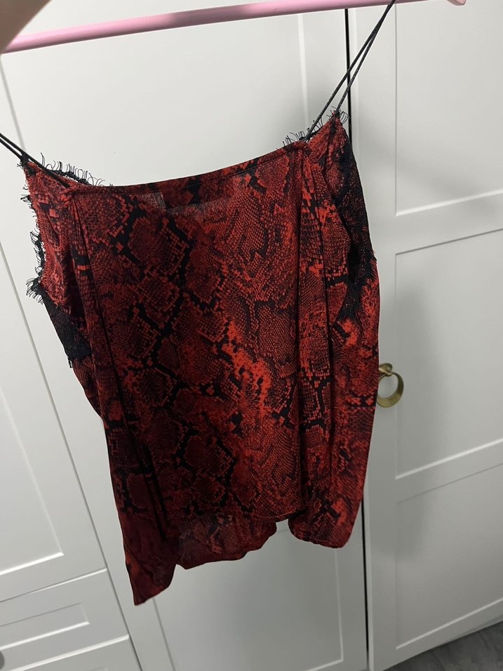 Kırmızı Yılan Derisi Desenli İnce Askılı büstier - Görsel 3