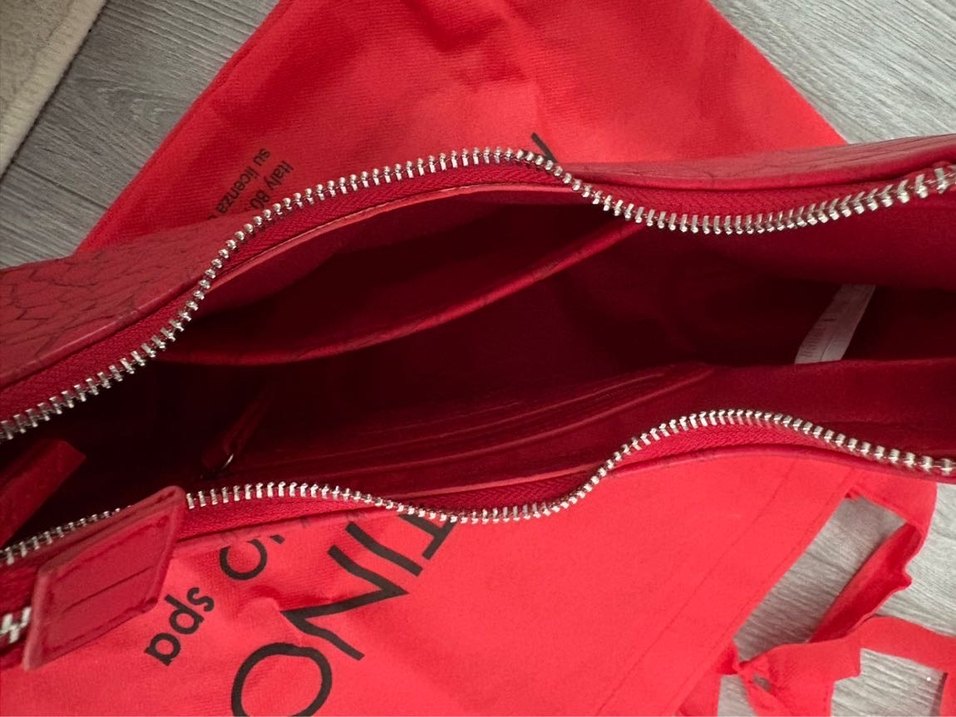 Kırmızı Yılan Derisi Desenli valentino çanta - Görsel 5