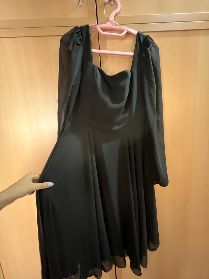 Siyah Renk Kare Yaka Kısa Abiye - Görsel 3