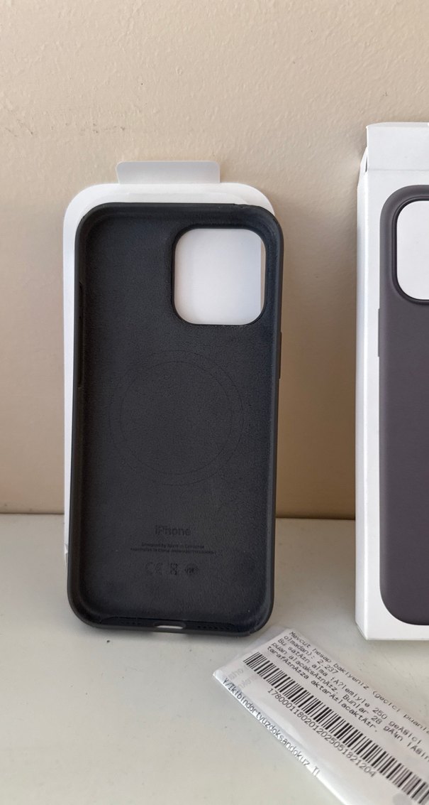 Siyah iPhone 16 Pro Max Silikon Kılıf - Görsel 3