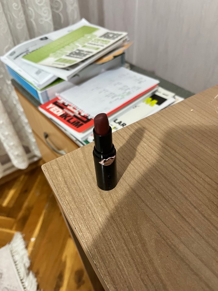 Koyu bordomsu Renkli Ruj - Görsel 3