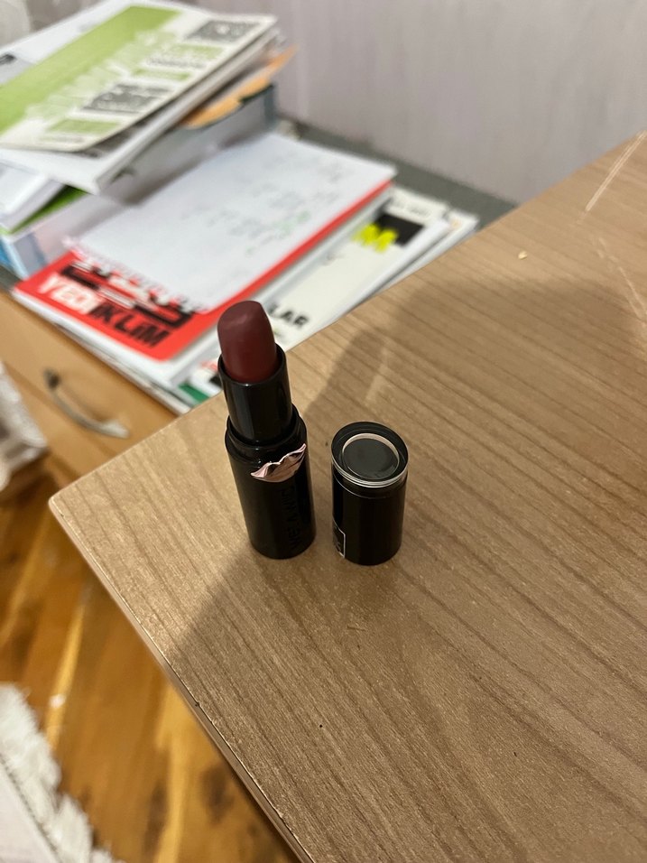 Koyu bordomsu Renkli Ruj - Görsel 2