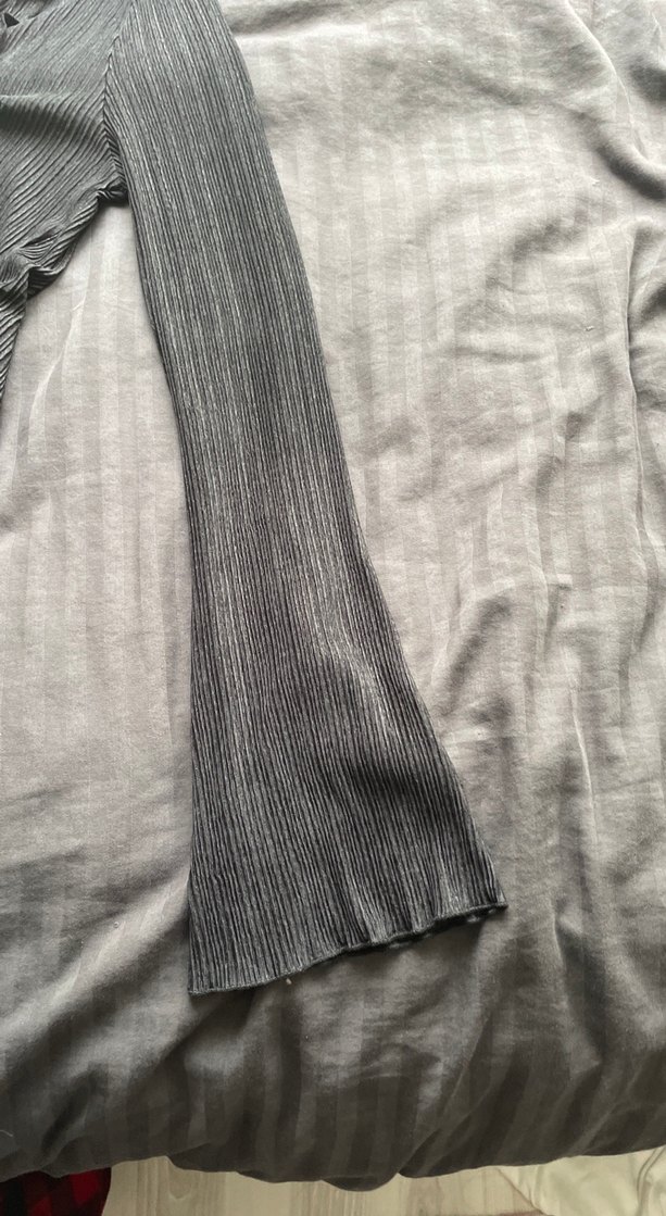 siyah 
Pilili V Yaka Strappy Bluz - Görsel 3