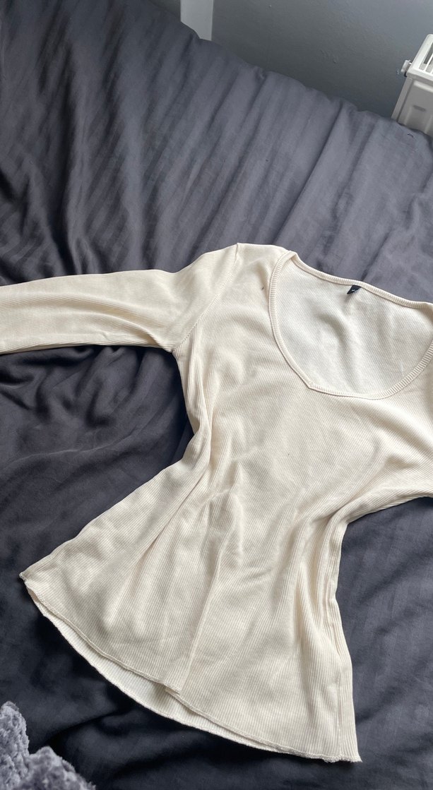 V Yaka krem bluz - Görsel 3