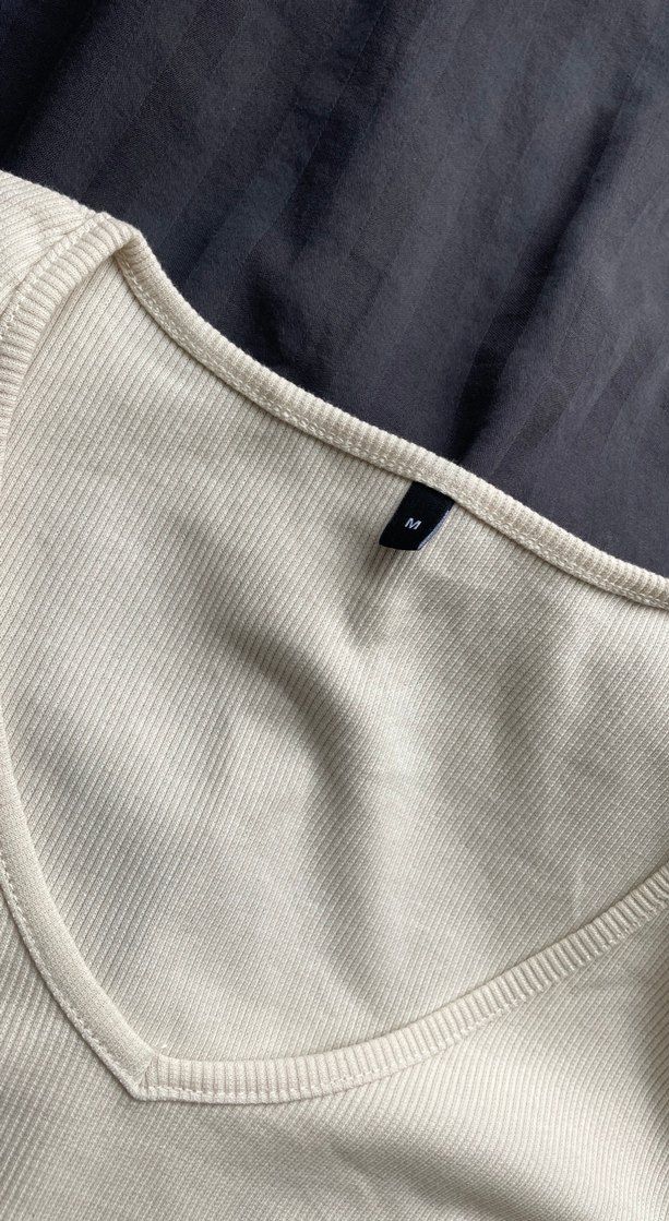 V Yaka krem bluz - Görsel 2