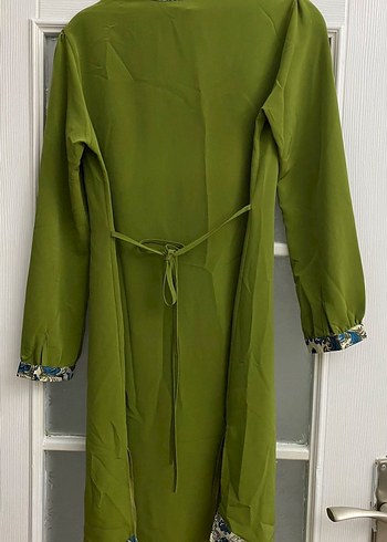 Uzun Yeşil Dökümlü Kadın Tunik - Görsel 2