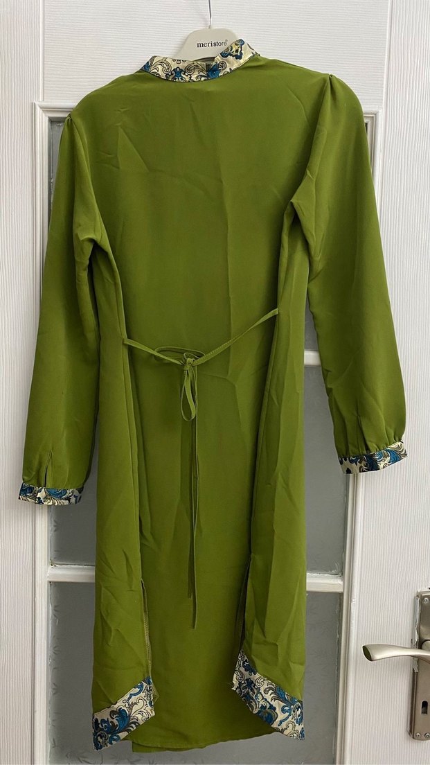 Uzun Yeşil Dökümlü Kadın Tunik - Görsel 2