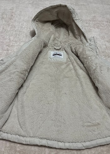 LC Waikiki Gri Kapüşonlu Kadın Kış Montu