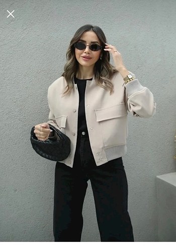 Trendyol & Milla Siyah Mini Şişme Kadın Mont ve Bej ceket