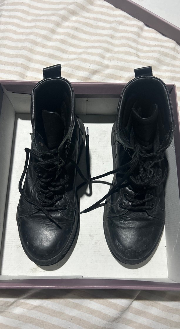 Siyah Deri Punk Tarzı Tokalı kadın Bot - Görsel 2