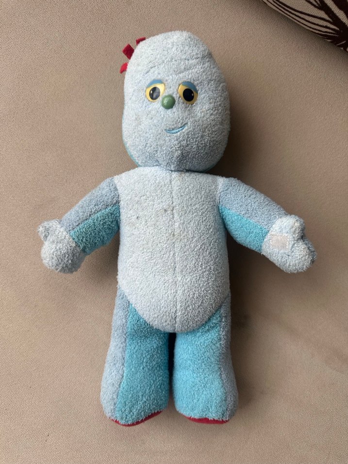 Gri ve Mavi Peluş Oyuncak Figür - Görsel 2