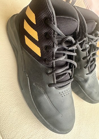 Adidas 40.5 numara Basketbol Ayakkabısı - Görsel 2