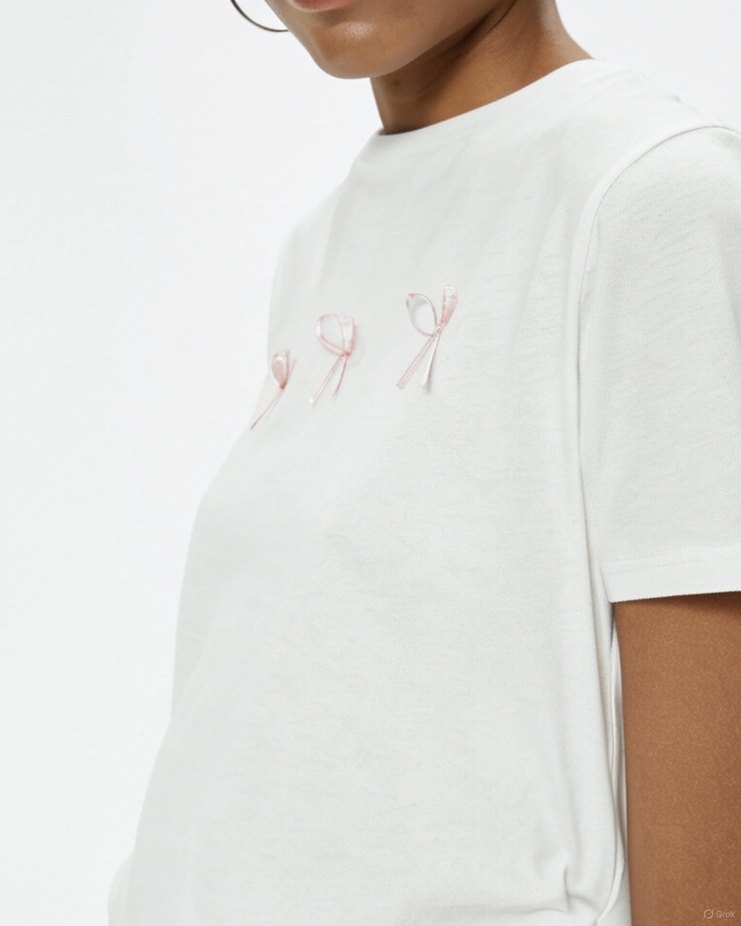 Fiyonk Detaylı Beyaz Kadın Kısa Kollu Tişört - Görsel 4