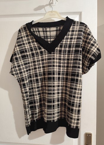 V Yaka Gri Kareli Kadın Süveter - Görsel 4