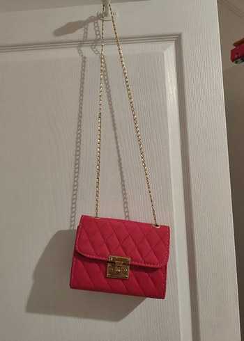 Zincir Detaylı Pembe Kadın Deri Çanta - Görsel 2