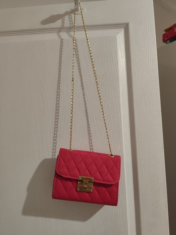 Zincir Detaylı Pembe Kadın Deri Çanta - Görsel 2