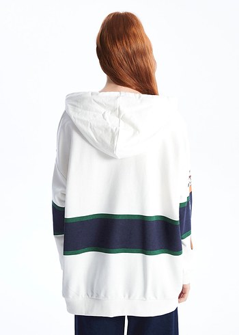 Kadın Beyaz Kapüşonlu Mickey Baskılı Sweatshirt - Görsel 4