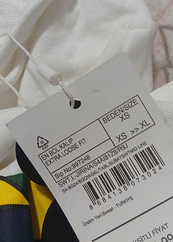 Kadın Beyaz Kapüşonlu Mickey Baskılı Sweatshirt - Görsel 7