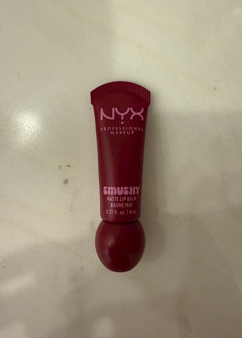 NYX Smushy Mat Dudak Balmı