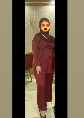 Bordo şık takım zümrüt yeşili de vardır hiç girilmemiştir