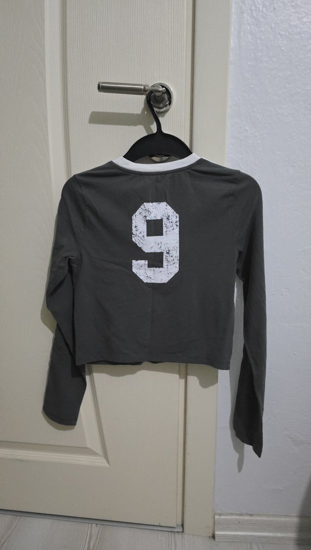 Gri Uzun Kollu Crop Top Kadın Tişört - Görsel 2