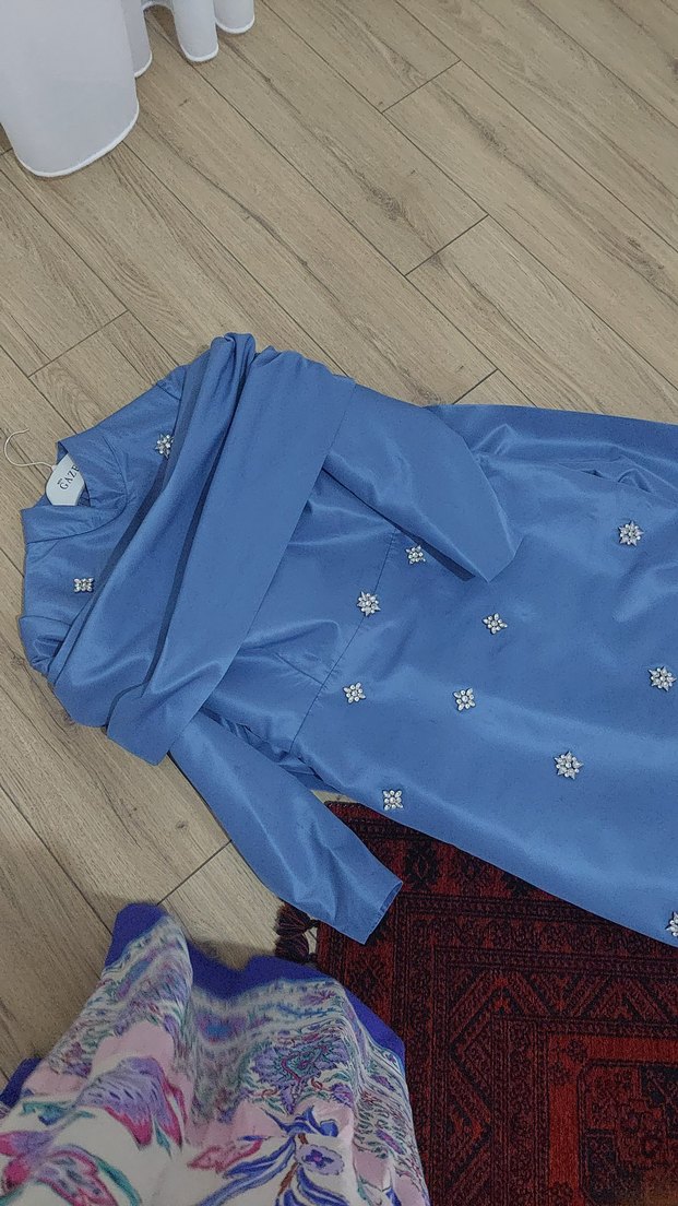 Uzun Kollu, İşlemeli Mavi tesettur Straplez detaylı Abiye Elbise - Görsel 4