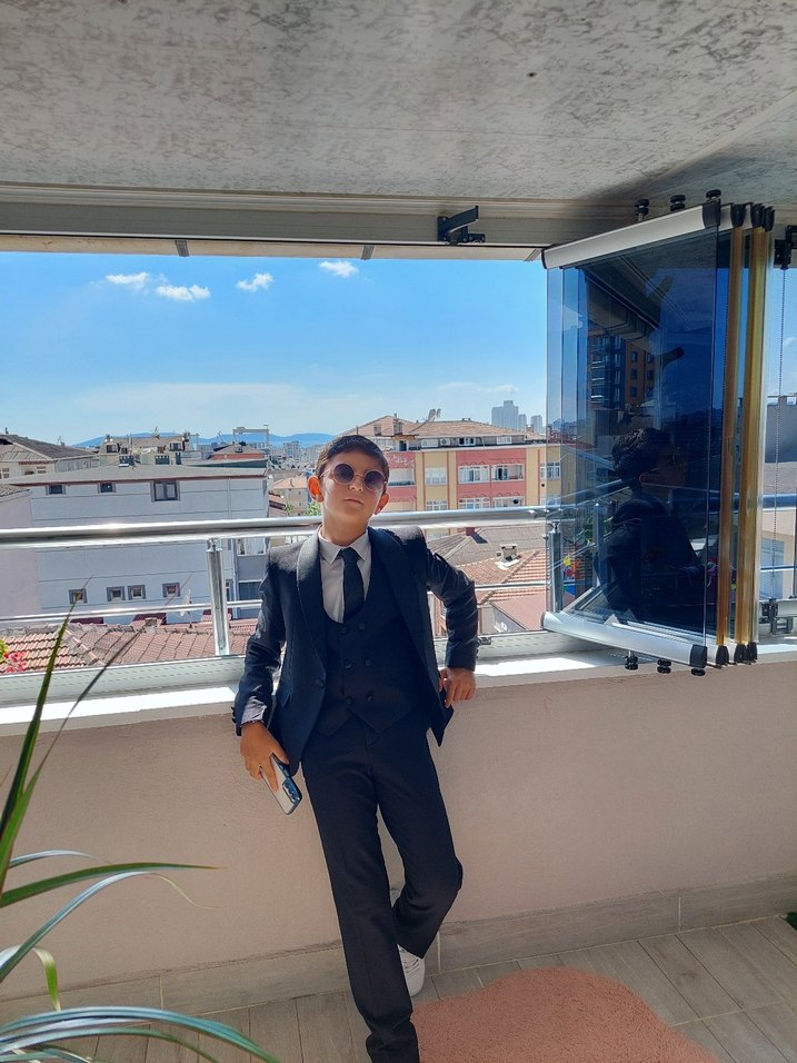 Klasik Şıklıkta Çocuk Takım Elbisesi - Görsel 3