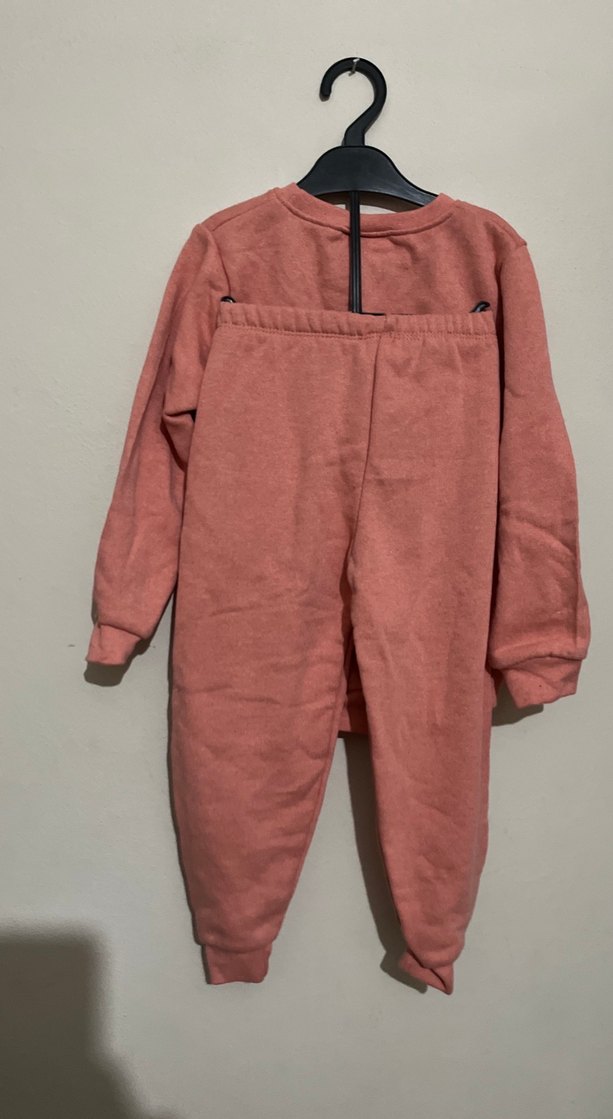 Kız Çocuk Pembe Nakışlı Sweatshirt ve Eşofman Takımı - Görsel 2