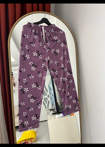 Mor Çiçekli Rahat Kumaş Kadın Pantolon - Görsel 2