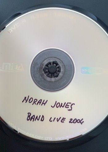  Norah Jones ve The Handsome Band Canlı 2004