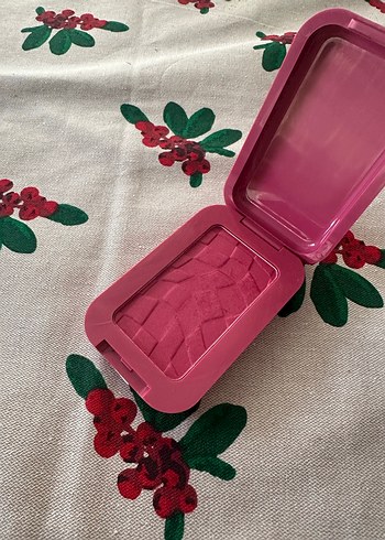 NYX Buttermelt Parlak Pembe Allık - Görsel 2